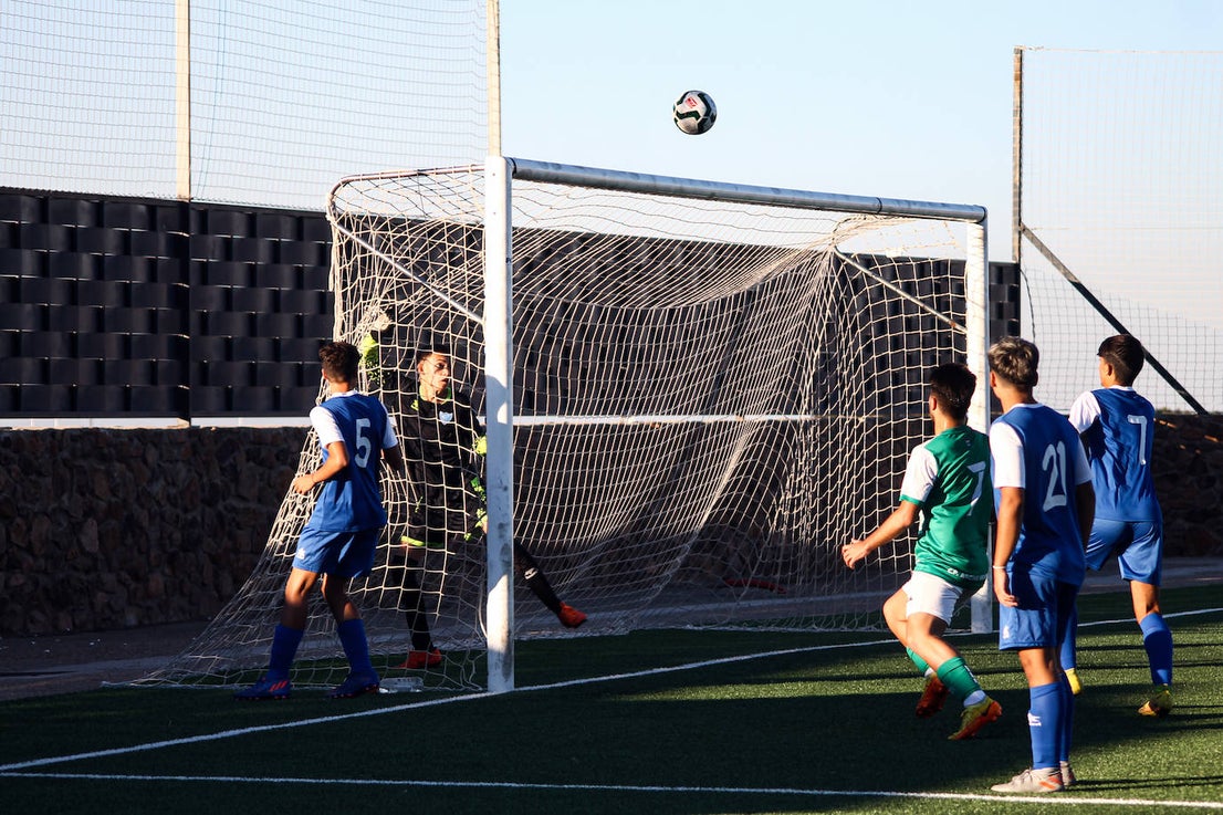 Fotos: Juveniles: Racing Valverdeño - San Roque