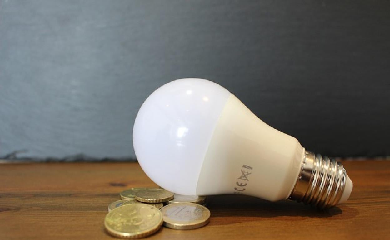 Ahorro: Esta tarde es la reunión para informarse sobre el ahorro del 35% de la factura de la luz durante 35 años