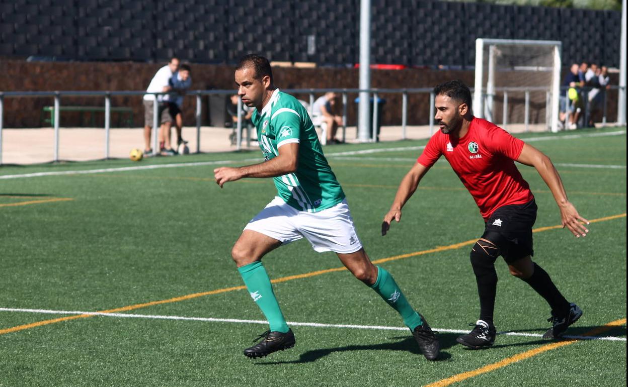 Javi Morales fue el jugador del partido con tres goles