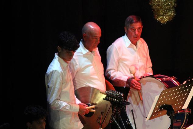 Fotos: Concierto de Navidad de la Escuela Municipal de Música