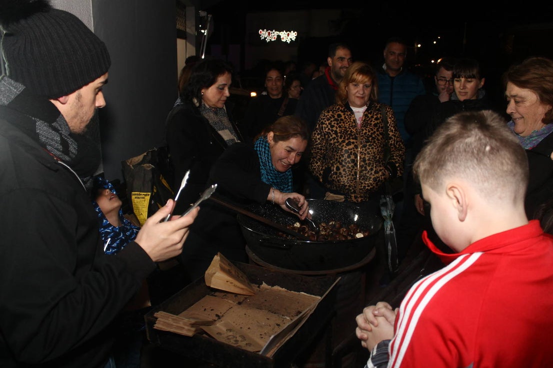 Fotos: Castañas Asadas e hinchables en 'Adoro el shopping local'