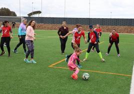 Pequeñas y mayores se han divertido con las actividades deportivas