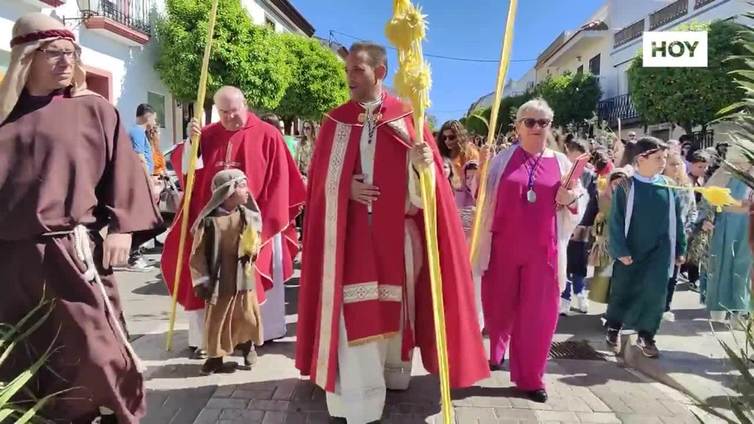 Valverde de Leganés comienza la Semana Santa con la procesión de la 'Burrina'