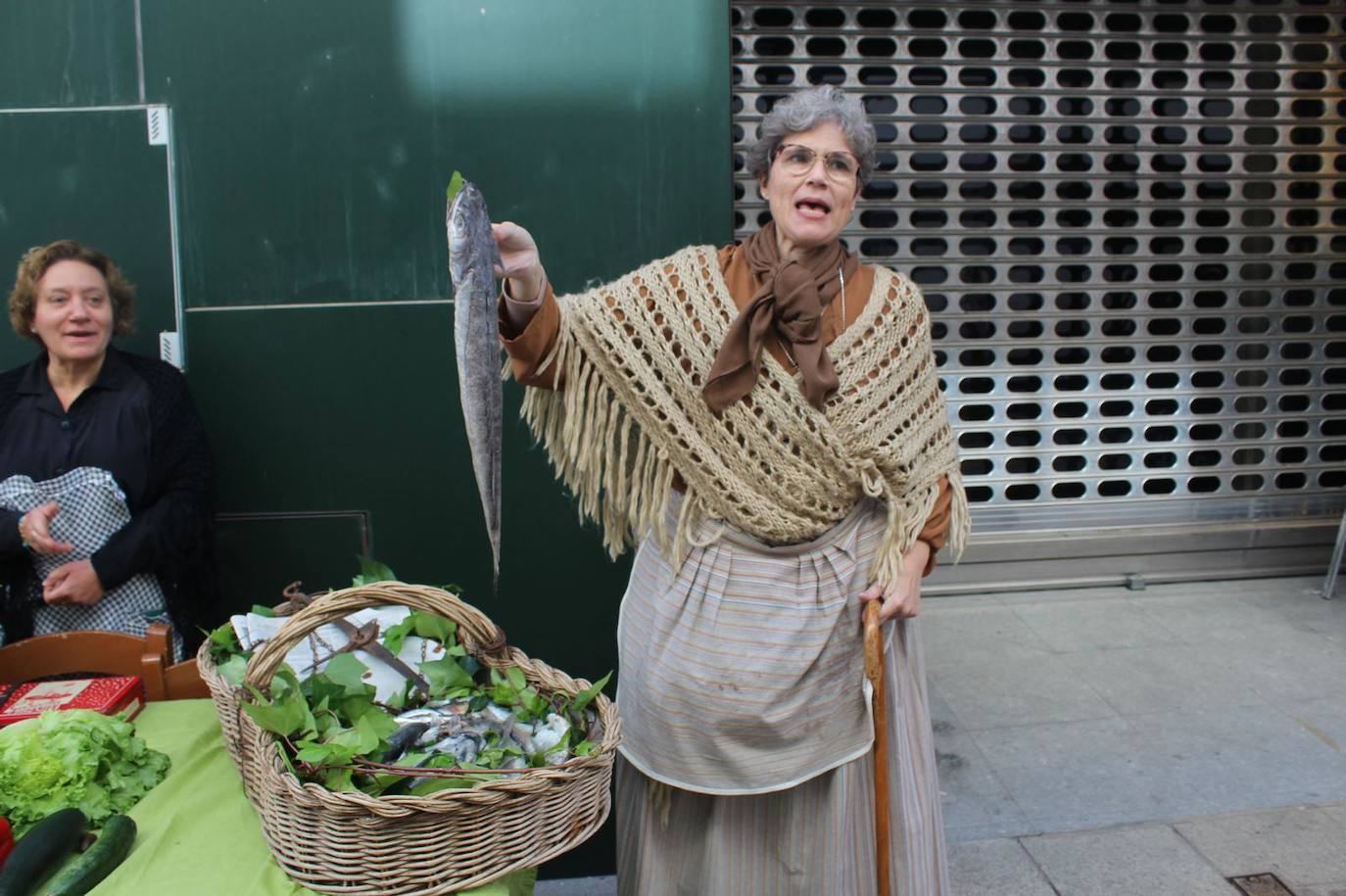 Vendedoras de pescado pregonando por las calles