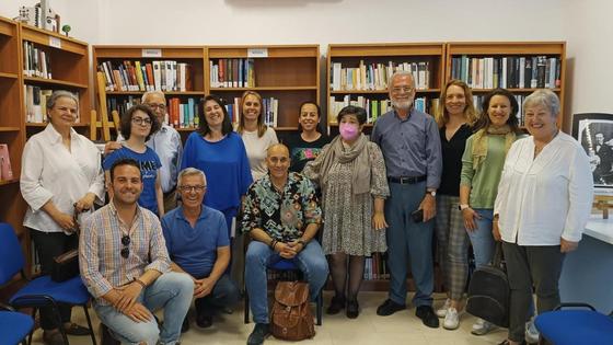 Los amantes de la lectura disfrutan del encuentro con el autor Antolín Castaño