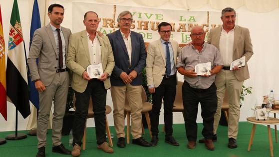 Inaugurada la XII 'Vive la Trashumancia' y la IV 'Feria del Queso Artesano'