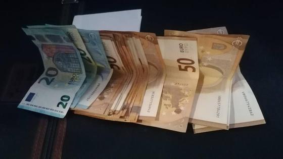 Encuentran una maleta con 1.110 euros durante la Trashumancia