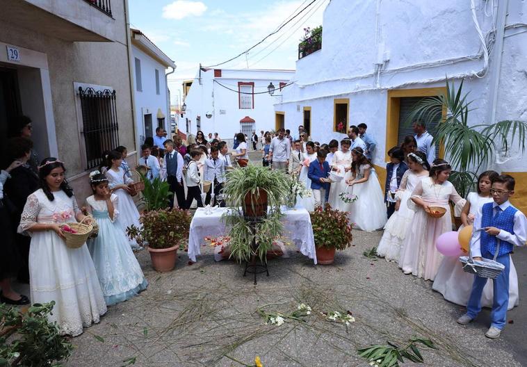 Los niños y niñas que han recibido este año su Primera Comunión