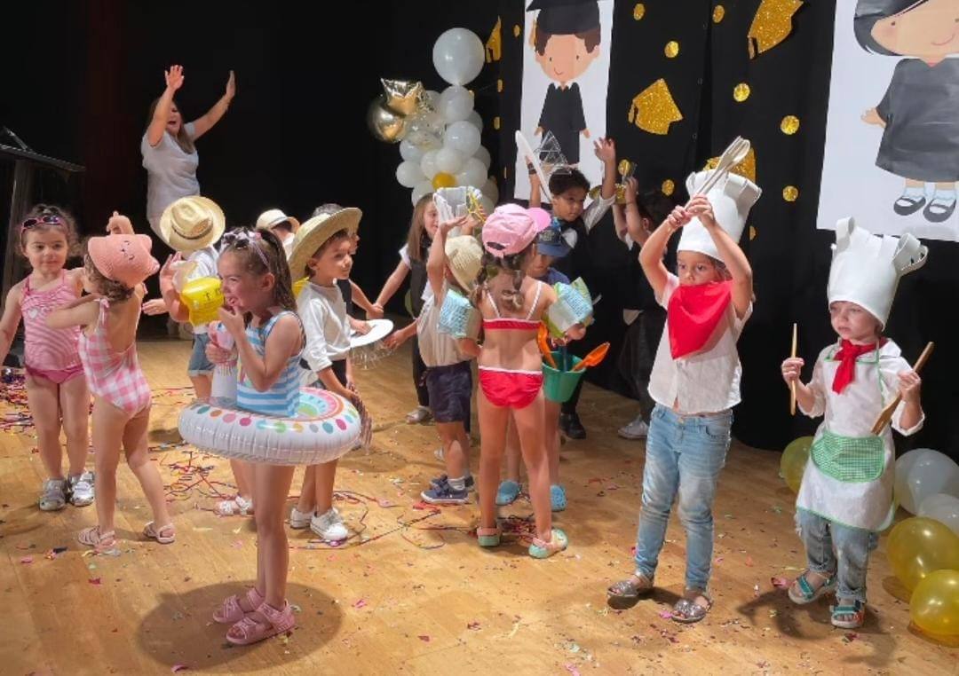 Graduaciones del Colegio 'Cristo Crucificado'