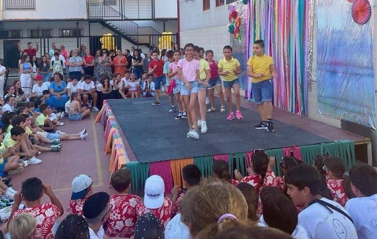 Graduaciones del Colegio 'Cristo Crucificado'