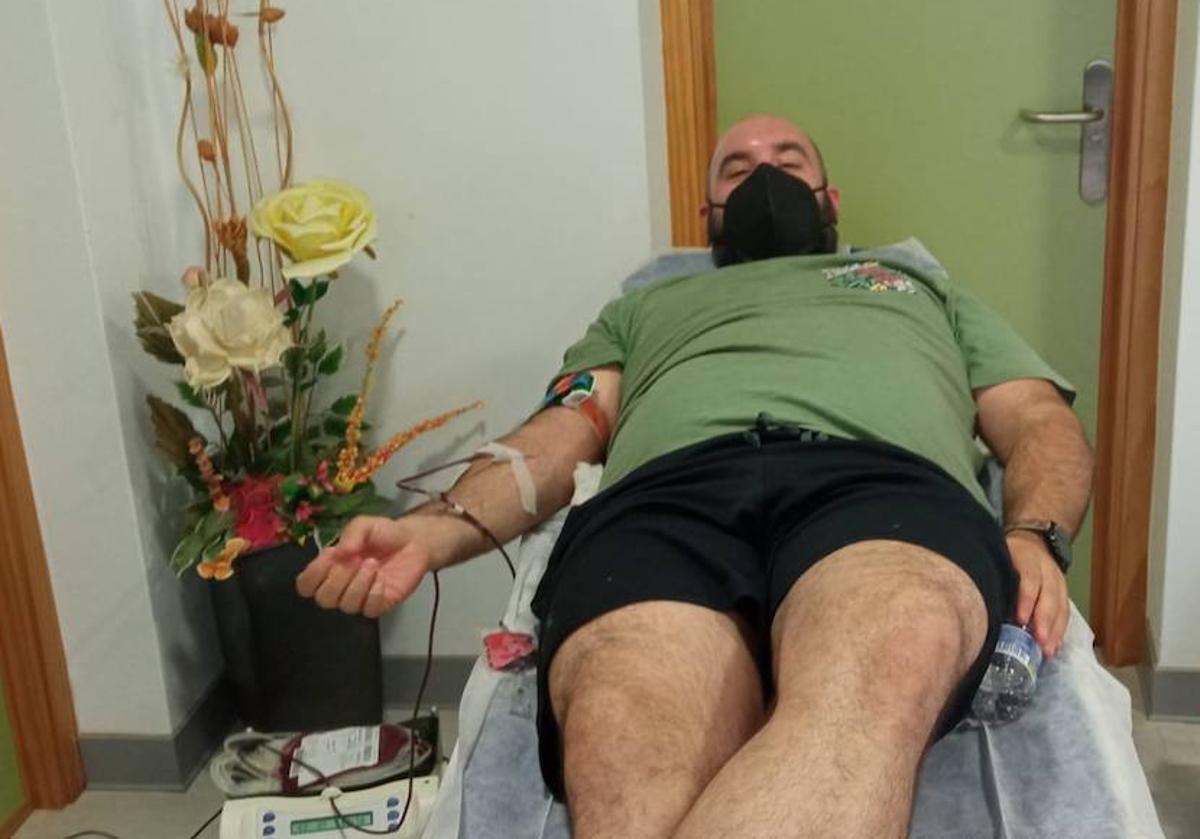 Un servidor durante las donaciones de sangre