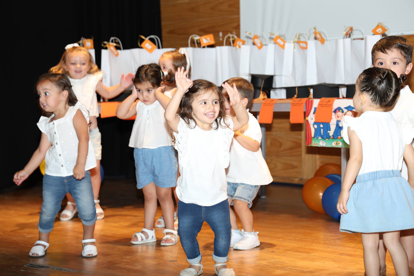Graduación del Centro de Educación Infantil '7 Deseos' (I)