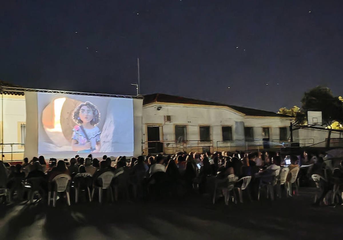 Segunda sesión de cine de verano con la película 'Encanto'