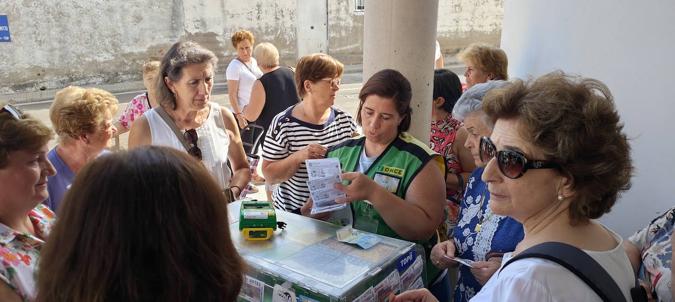 Presentación del Cupón con el Almendro Real