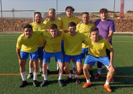 Imagen secundaria 1 - Cafetería Salazar, Barcarrota y entrega del premio a los campeones