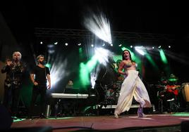 Melody durante su actuación en Valverde de Leganés