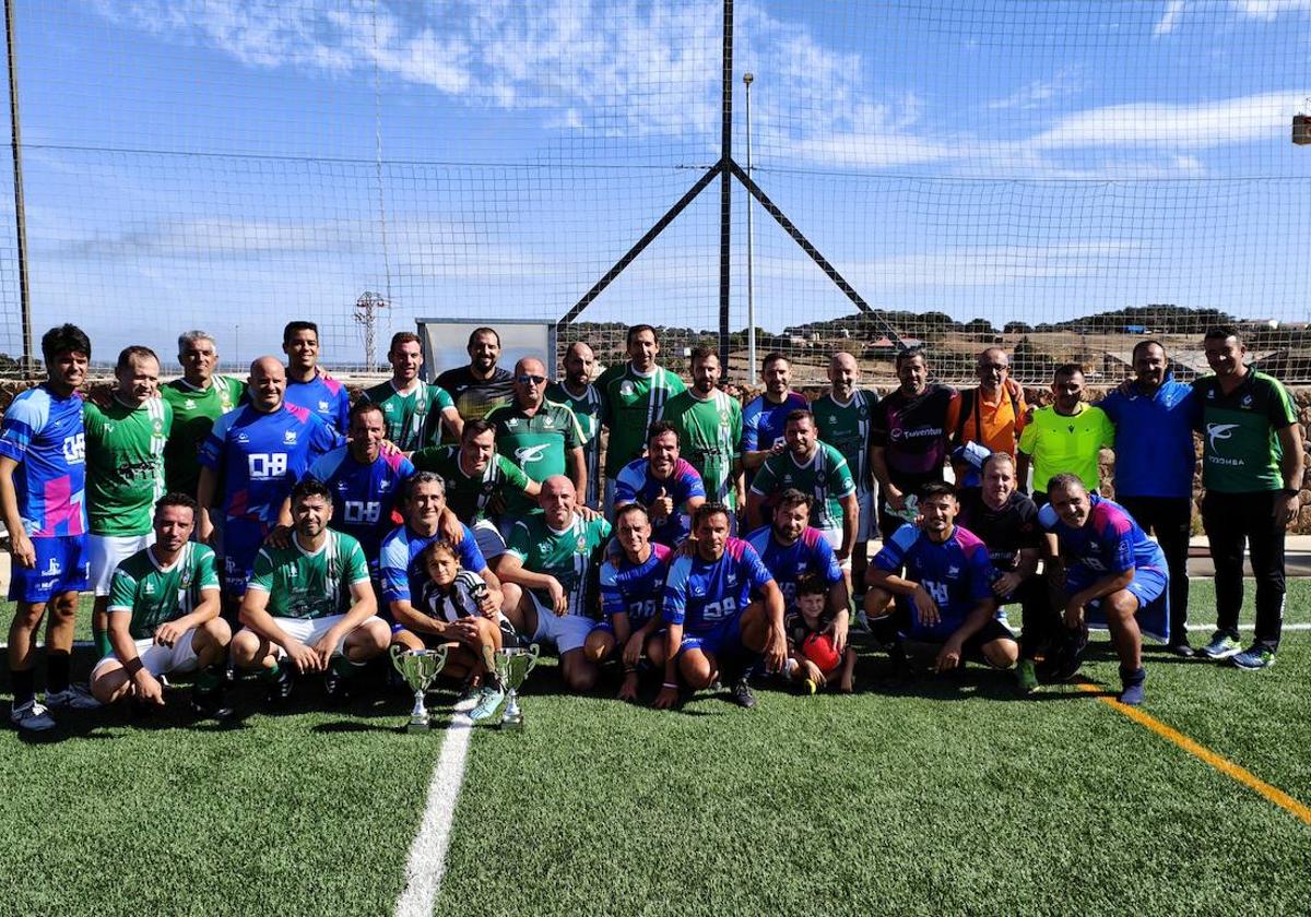 Mucha deportividad entre ambos equipos