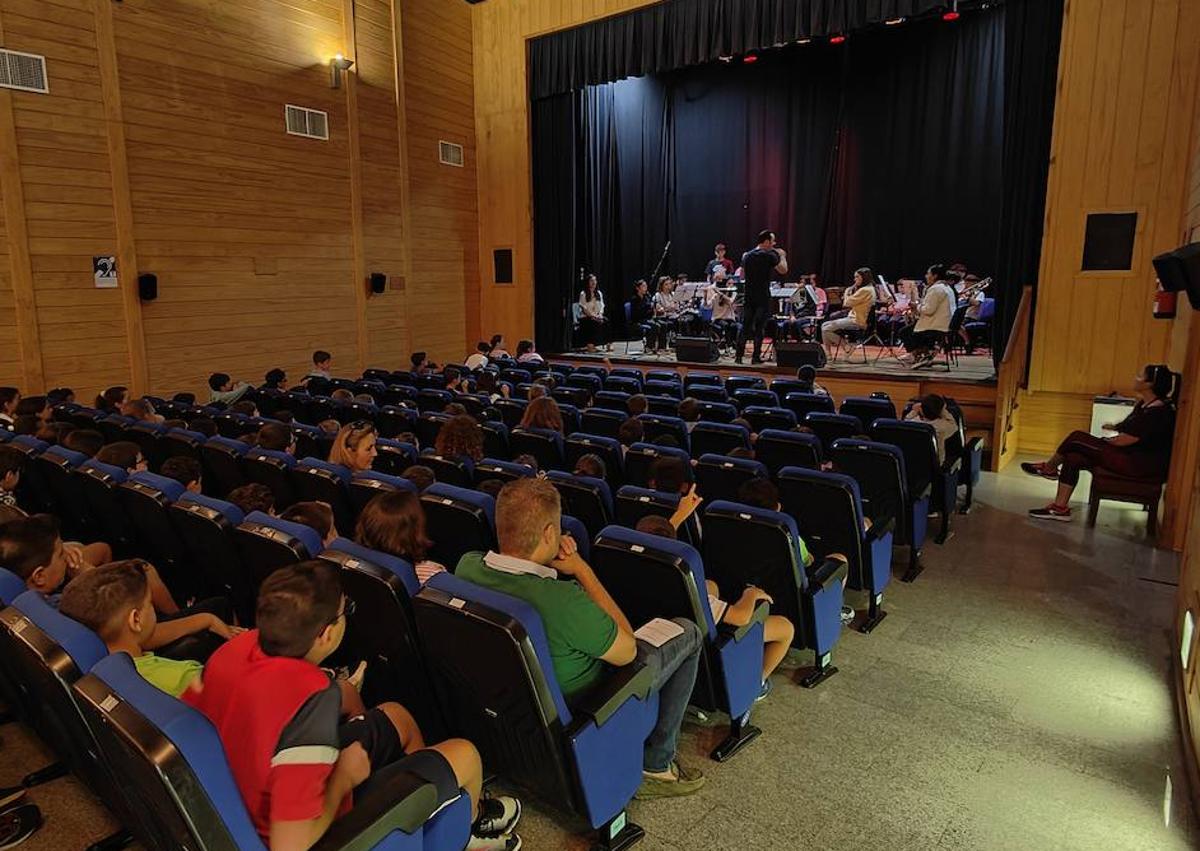 Imagen secundaria 1 - Demostración de la Escuela Municipal de Música