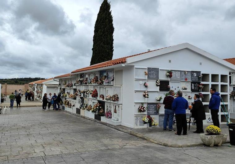Visitas al cementerio municipal