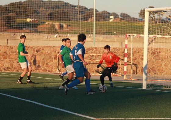 Los visitantes logran el primer gol de la tarde