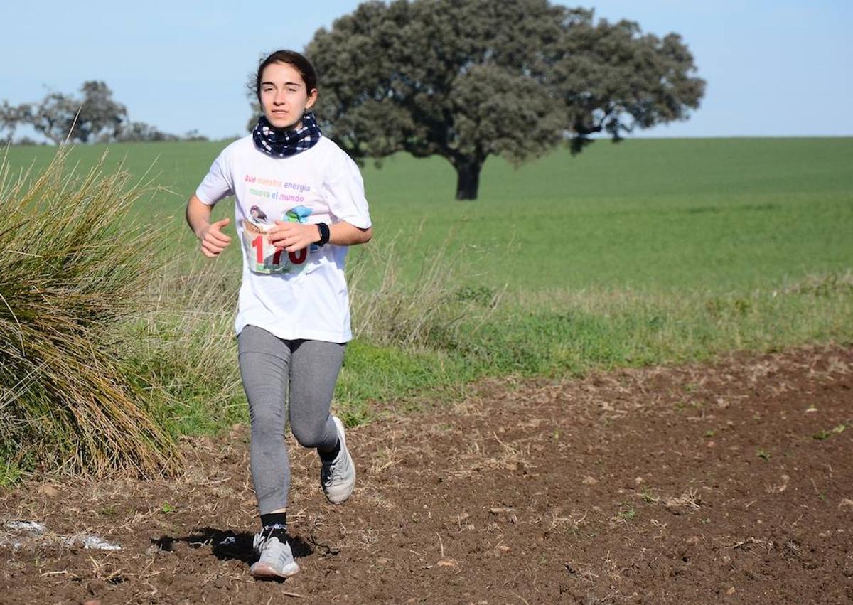 Imagen secundaria 1 - 1. Juan Carlos Durán y Luis Ramón Quiterio, ganadores en 21K y 10K. 2. Jimena fue 5º en categoría femenina. 3. Víctor fue primero de su categoría.