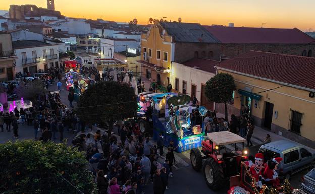 Siete carrozas formaron la cabalgata de Los Reyes Magos