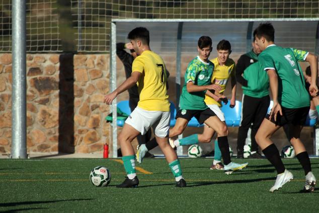 Fotos: Juveniles Racing Valverdeño - Sportextremadura