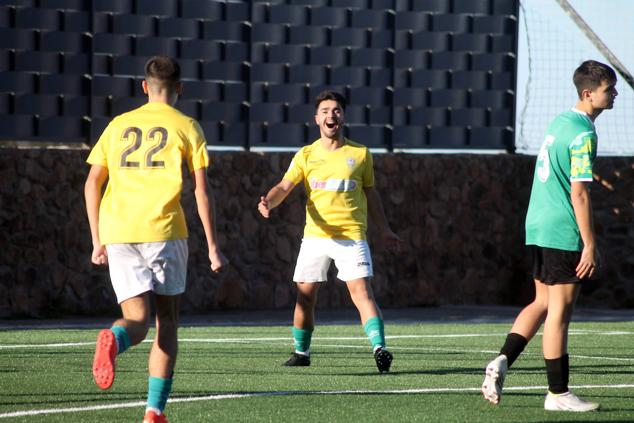 Fotos: Juveniles Racing Valverdeño - Sportextremadura