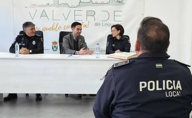 Imagen principal - Policía Local: María Soledad Díaz Madera, nueva agente de la Policía Local