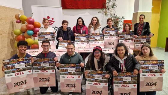 Adisval presenta sus calendarios solidarios