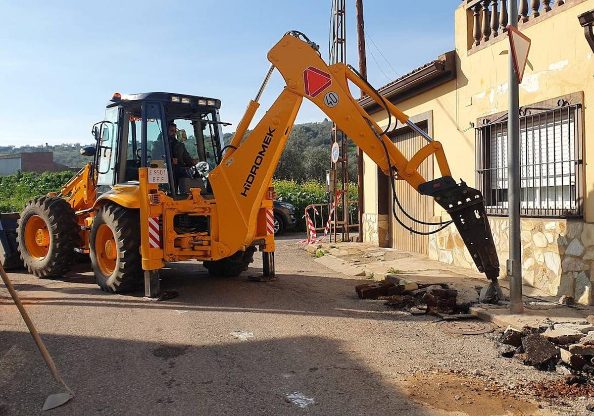 Inician los trabajos para la rehabilitación de la calle Antonio Machado