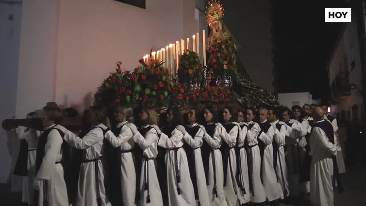 El tiempo permitió que la noche del Viernes Santo se celebrase la procesión del 'Silencio'