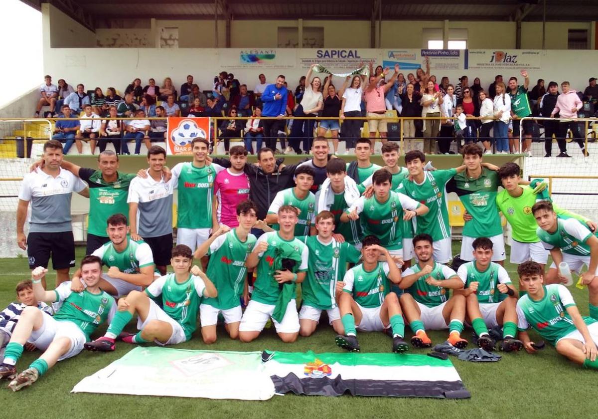 Celebración del torneo logrado en Portugal