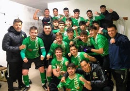 Los juveniles celebran el triunfo