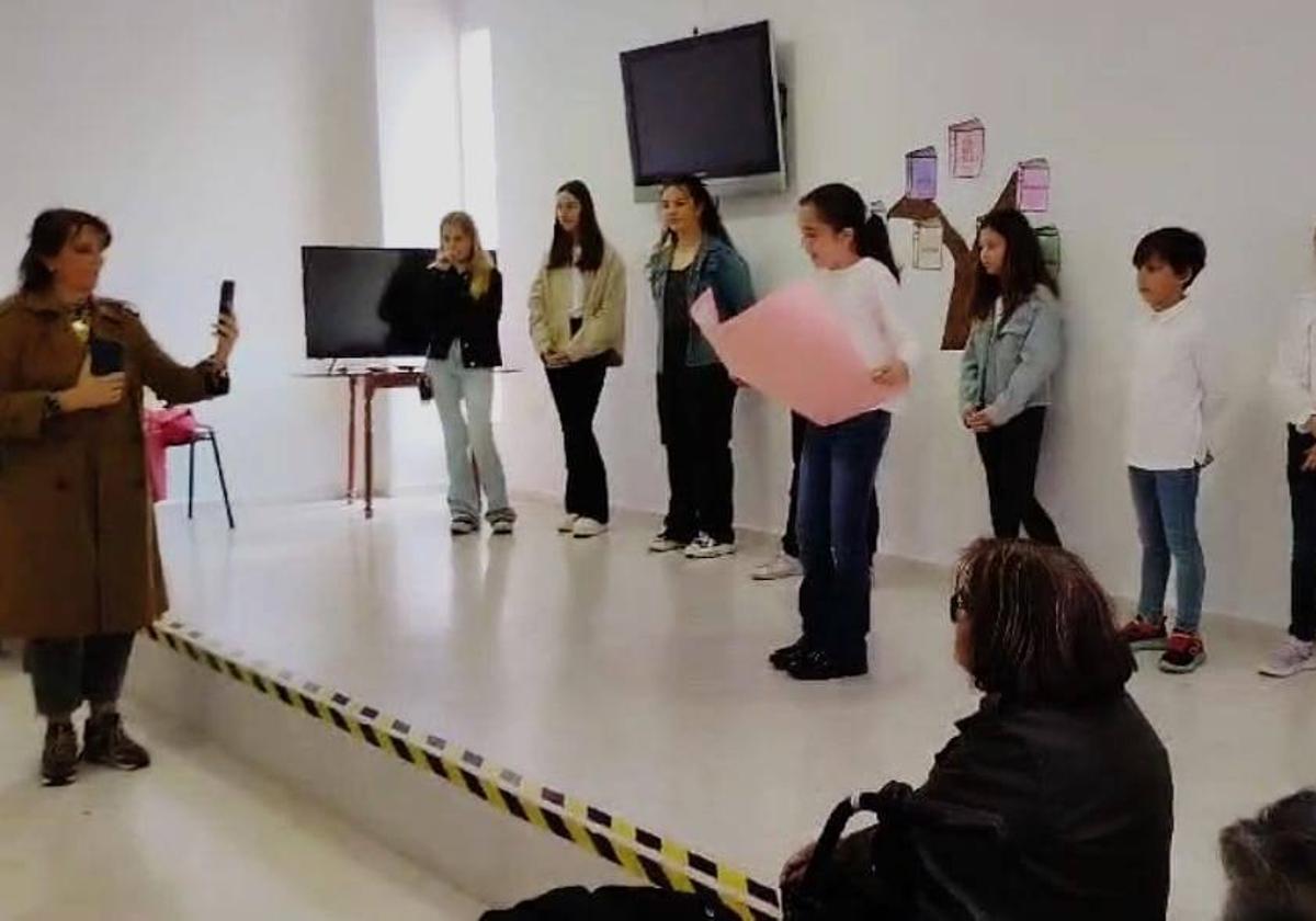Una sesión de teatro cierra la Semana del Libro en Valverde de Leganés