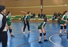 La Escuela Municipal de Deportes organiza varios torneos 4x4 de voleibol
