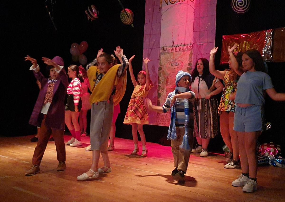 Imagen secundaria 1 - Algunas imágenes de las representaciones