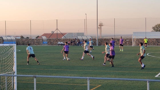 Rayo de Olivenza y EMD Valverde F7 juegan la final del torneo de verano de fútbol 7
