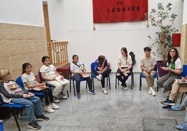 Reunión con niños y adolescentes de la localidad