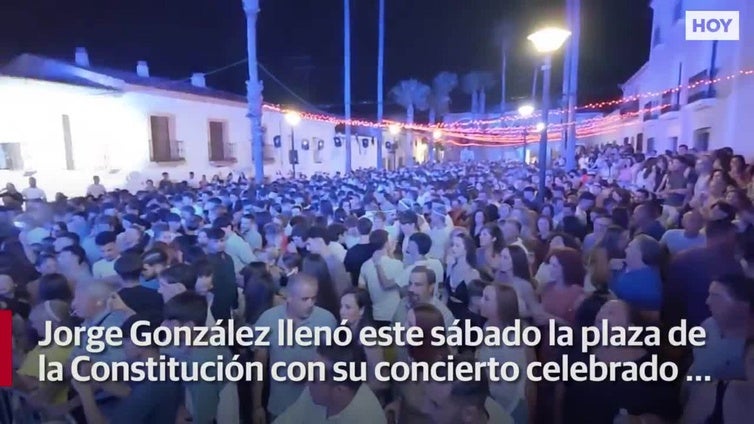 Jorge González llena la Plaza de la Constitución en el Diabla's Fest