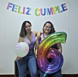 Sandra y Noelia, de la asociación Amaval