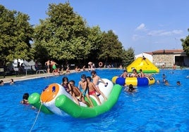 Fiesta acuática en la piscina