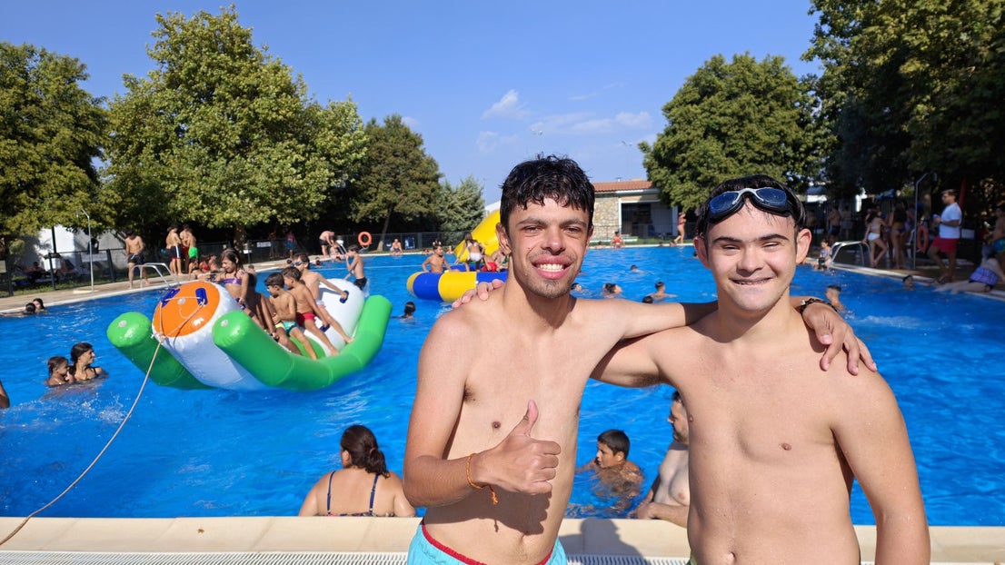 Fiesta acuática en la piscina