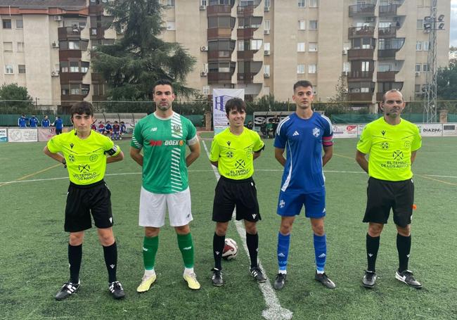 Capitanes y trío arbitral