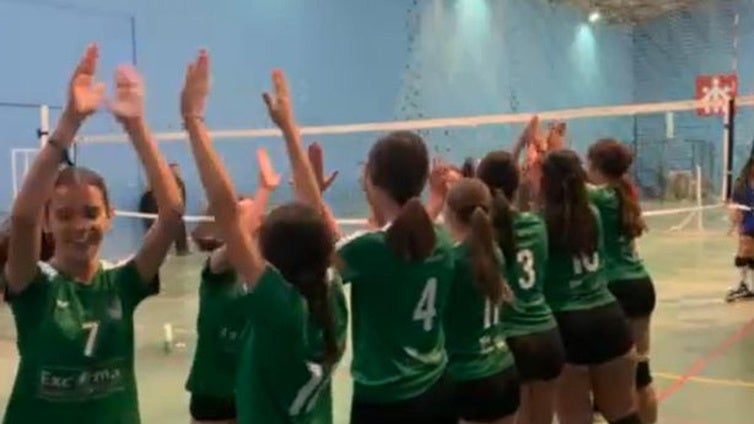 Los equipos infantil y cadete de voleibol comienzan la liga con triunfo