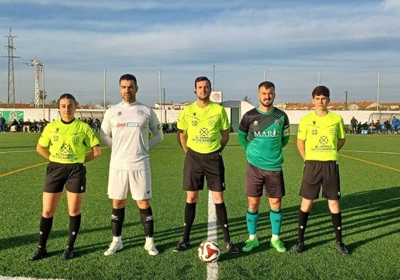 Capitanes y trío arbitral