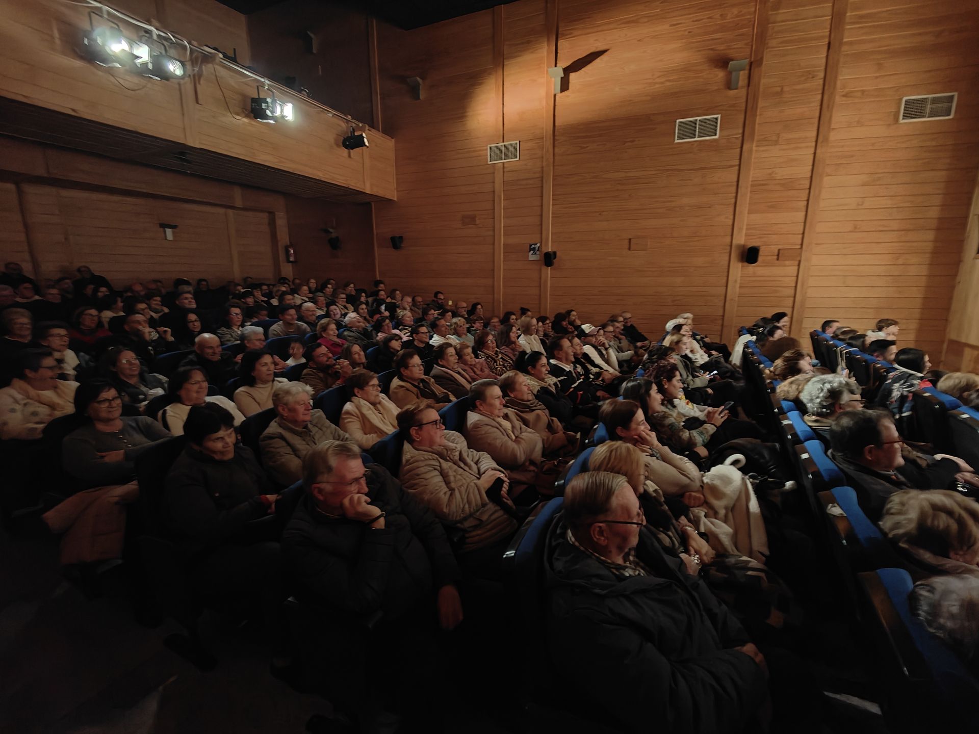 Representación teatral navideña