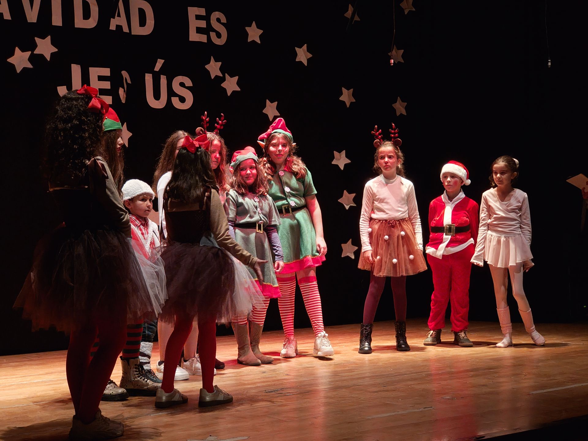 Representación teatral navideña