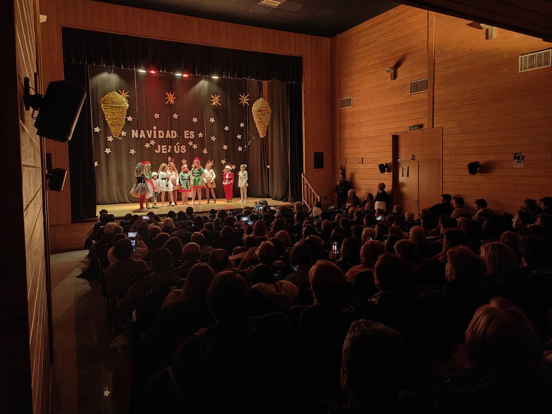Representación teatral navideña