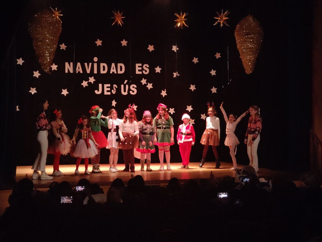 Representación teatral navideña
